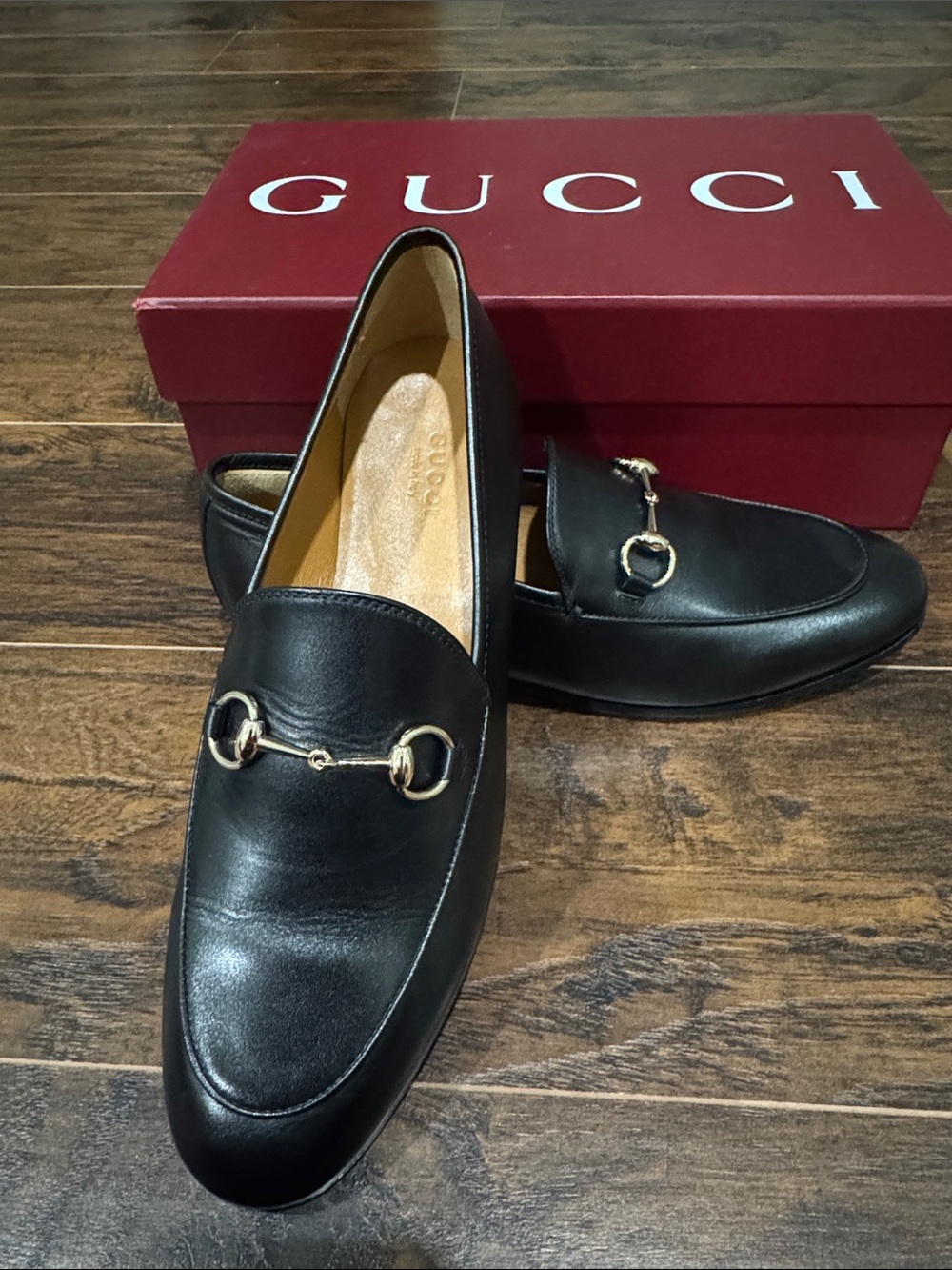 Gucci Jordaan loafers.  Women Black Leather Horsebit Slip-On